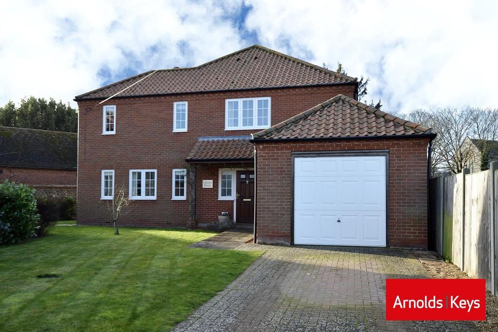 Newell Crescent, West Runton 3 bed detached house £520,000
