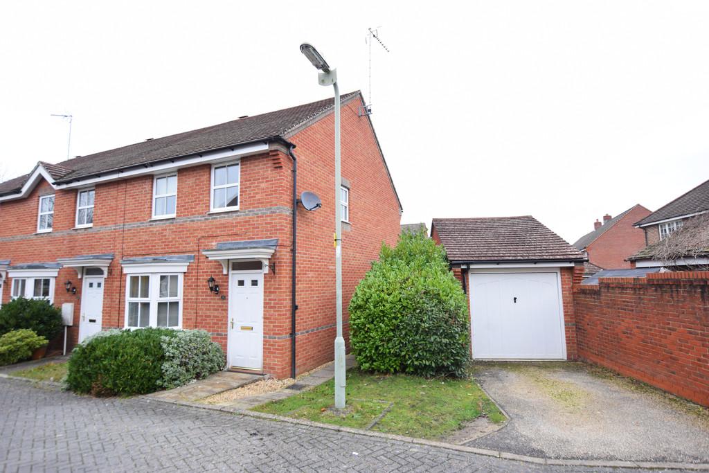 Hartford Road, Elvetham Heath, Fleet 3 bed end of terrace house £399,950