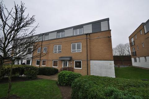 2 bedroom flat to rent, Howlett Heights, Eastwood, Essex, SS9 5HZ
