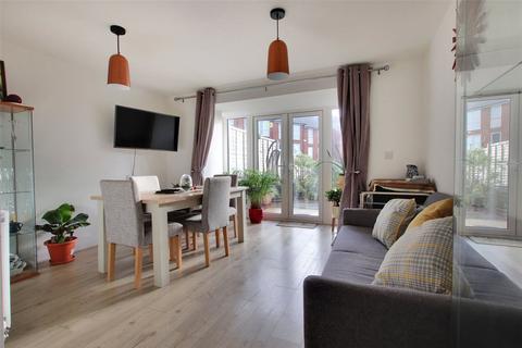 52 Oakes Crescent, Dartford, DA1 5UF