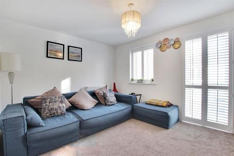 52 Oakes Crescent, Dartford, DA1 5UF