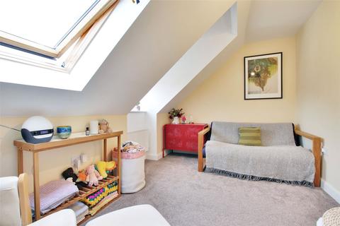 52 Oakes Crescent, Dartford, DA1 5UF
