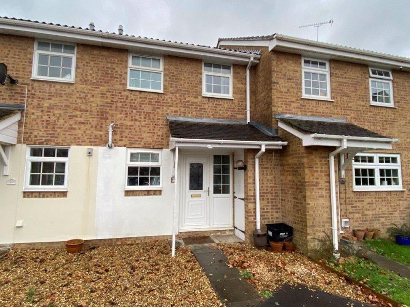 Cudworth Mead, Hedge End, Southampton 2 bed terraced house £230,000