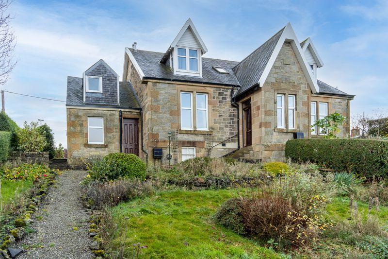 15 Ayr Road, Cumnock, KA18 1DT 3 bed semidetached house £160,000