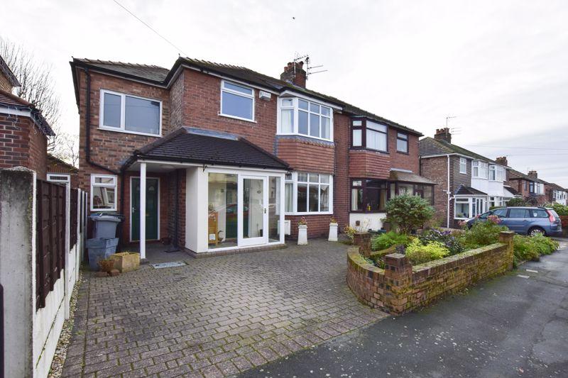 Lorraine Road, Timperley, WA15 4 bed semidetached house £475,000