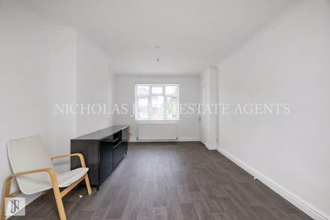 5 bedroom end of terrace house to rent, Addison Avenue, Southgate, London N14