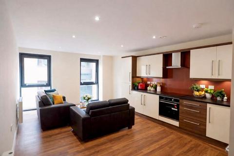 4 bedroom apartment to rent, Apt 13 Devonshire Point