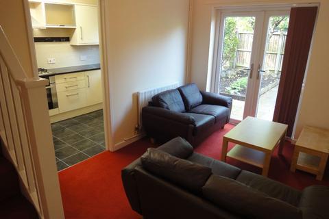 4 bedroom terraced house to rent, 115 Headford Gardens