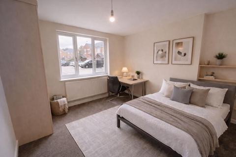 4 bedroom terraced house to rent, 115 Headford Gardens