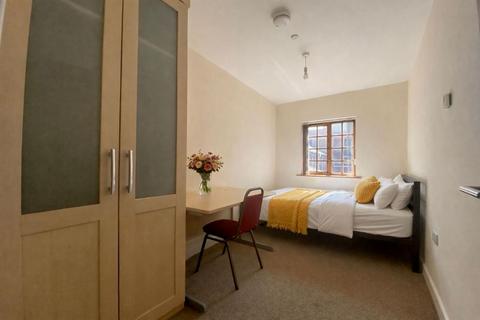 4 bedroom apartment to rent, Lion Works - City Campus