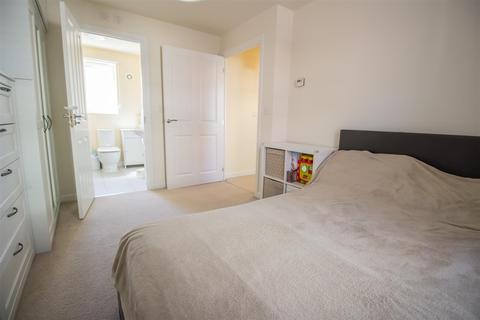52b Anglia Way, Great Denham, Bedford, MK40 4SD