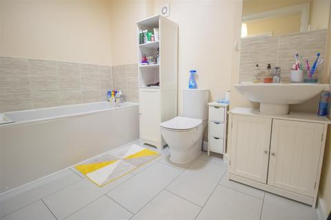 52b Anglia Way, Great Denham, Bedford, MK40 4SD