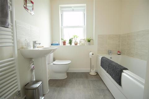 52e Anglia Way, Great Denham, Bedford, MK40 4SD