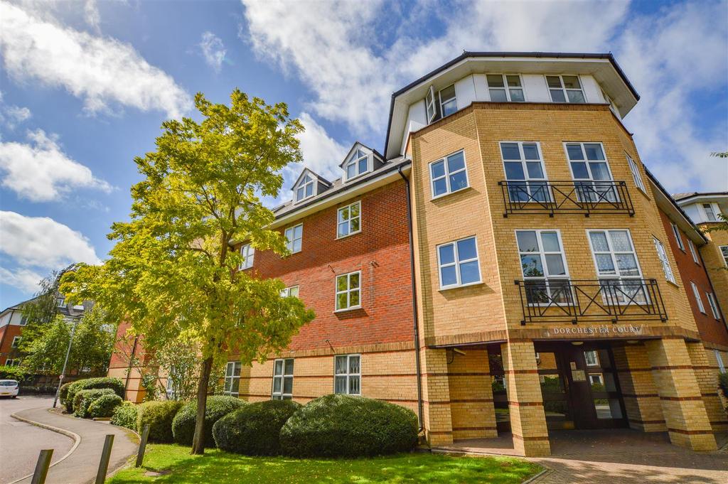 Dorchester Court, Dexter Close, St. Albans 1 bed flat £950 pcm (£219 pw)