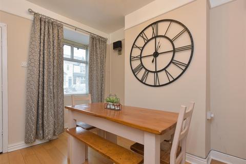125 Coles Lane, Sutton Coldfield, B72 1NL