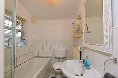 125 Coles Lane, Sutton Coldfield, B72 1NL