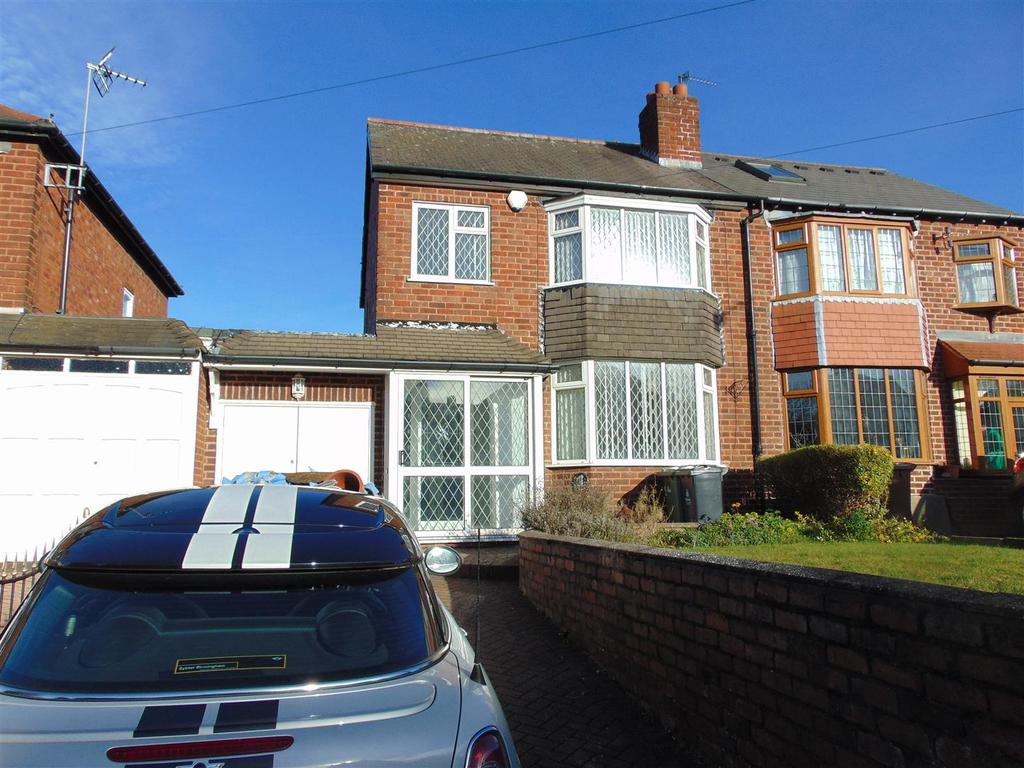 Daw End Lane, Rushall 3 bed semidetached house £210,000