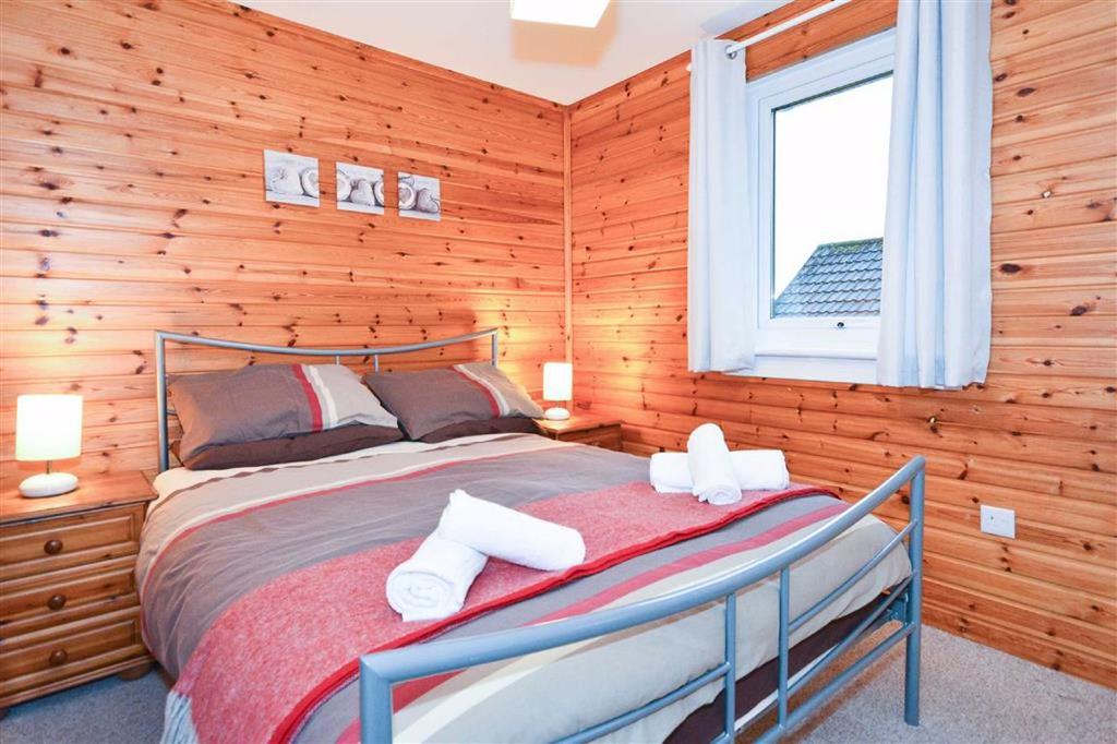 Glenlivet 3 bed detached bungalow for sale £85,000