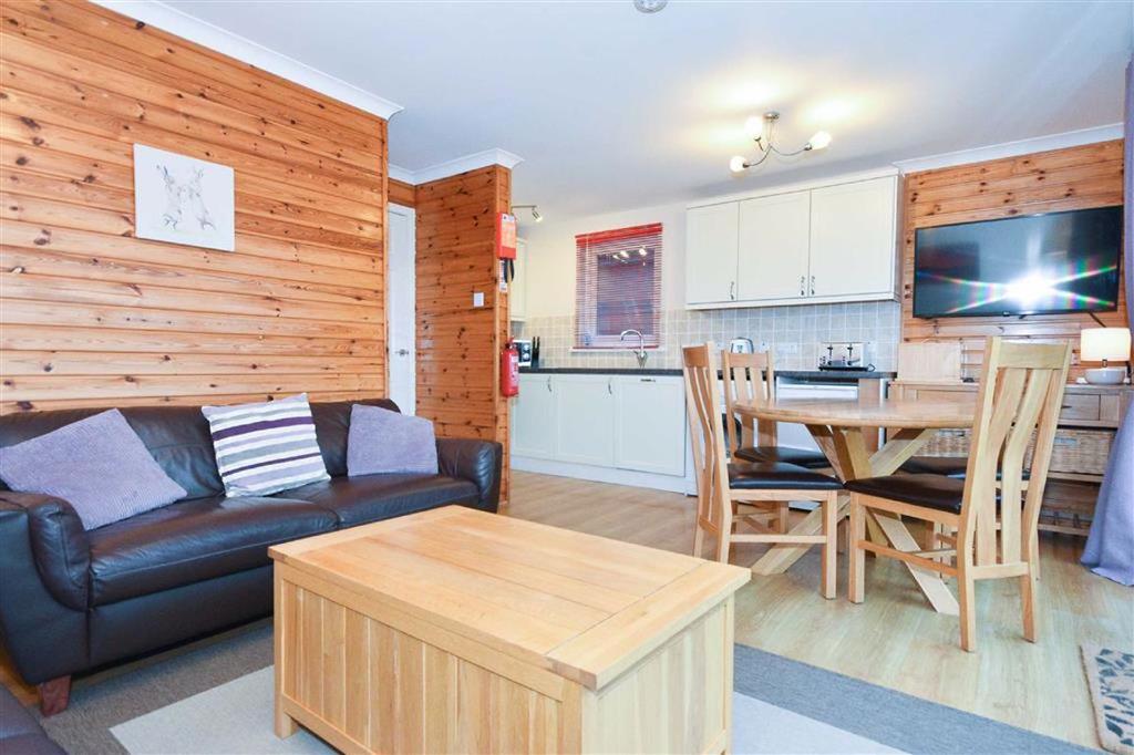 Glenlivet 3 bed detached bungalow for sale £85,000