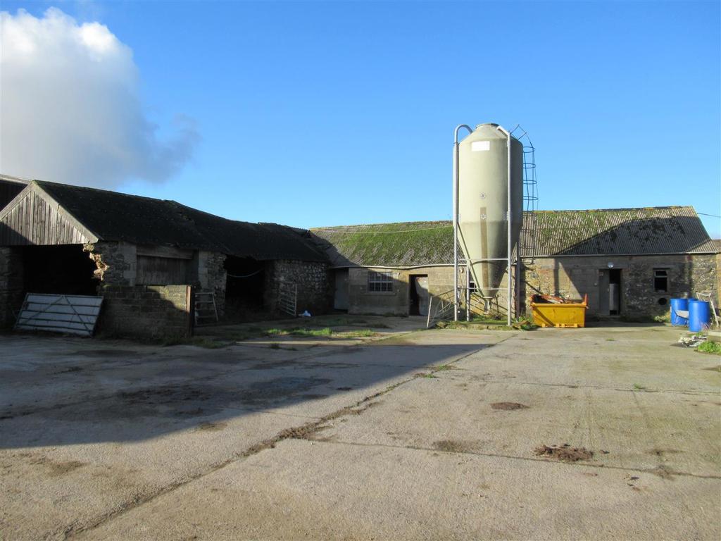 Loose Cattle Shed