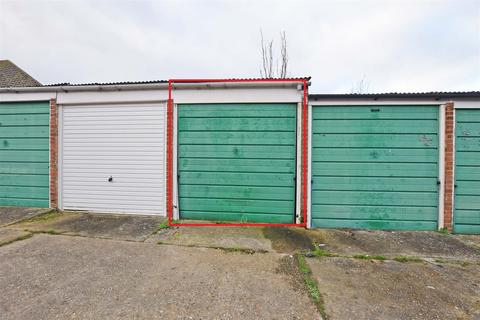 122b Bredhurst Road, Gillingham, ME8 0QU