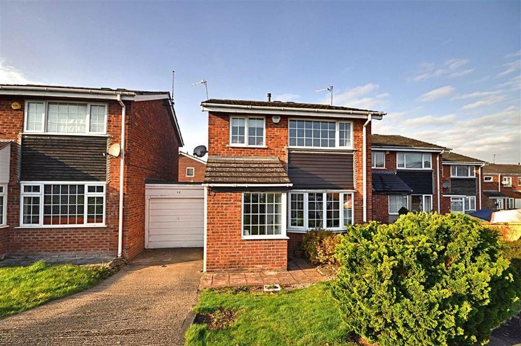 Winchcombe Drive, Worcester 3 bed detached house - £230,000