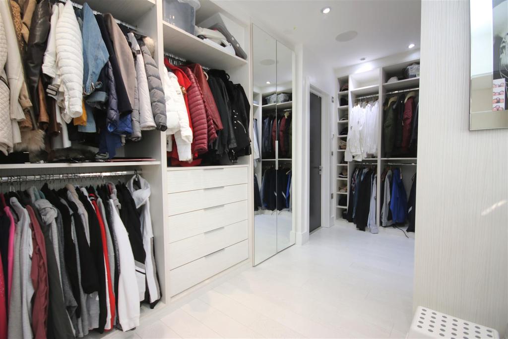 Walk in wardrobe: