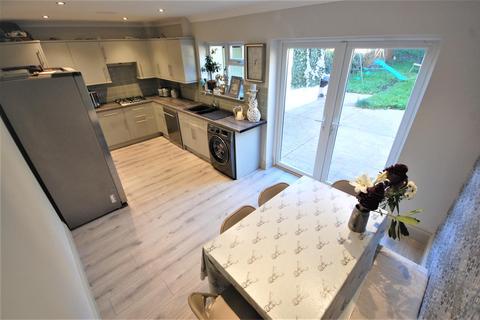 76 Five Acres, London Colney, St Albans, AL2 1HX