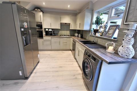 76 Five Acres, London Colney, St Albans, AL2 1HX