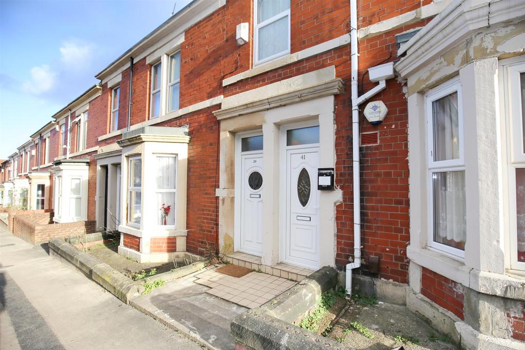 (PORTFOLIO OF THREE FLATS) Fenham, NE4 7 bed flat for sale £265,000