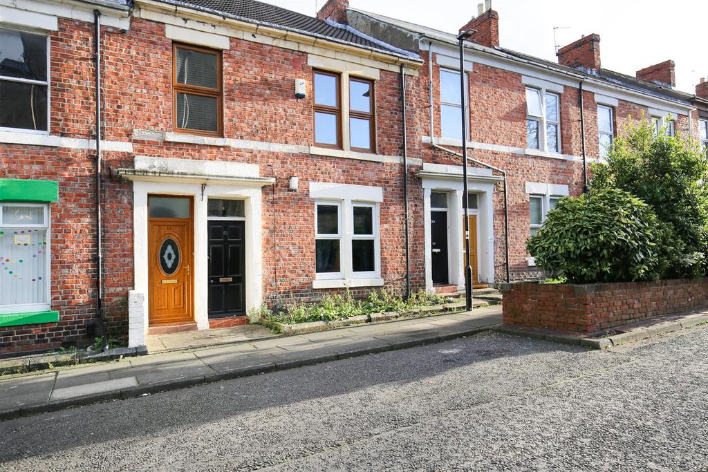 Gainsborough Grove, Fenham, NE4 2 bed flat for sale £80,000