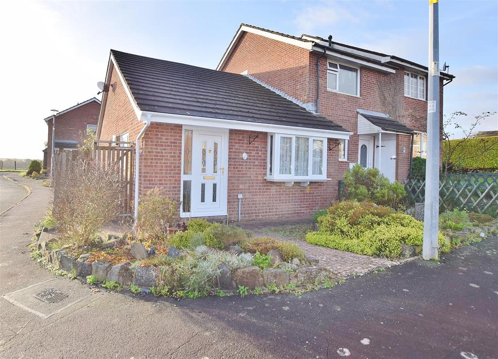 Wordsworth Ave, Priory Park, Haverfordwest 2 bed semidetached bungalow