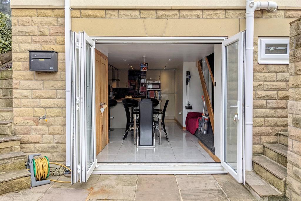 Bracken Hill, Mirfield, West Yorkshire, WF14 4 bed detached house £