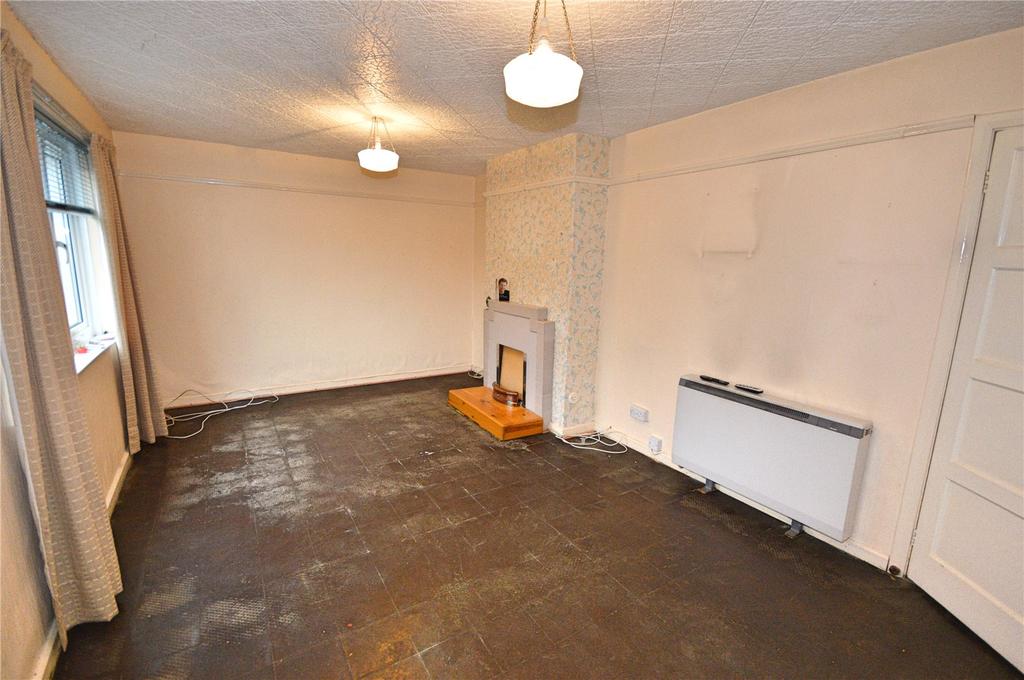 Garth Owen, Newtown, Powys, SY16 3 bed terraced house £125,000