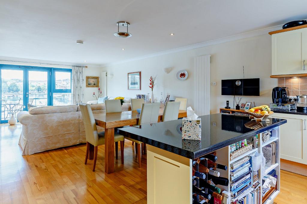 Kitchen/Lounge