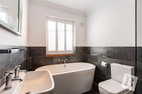 212 Front Lane, Upminster, RM14 1LW