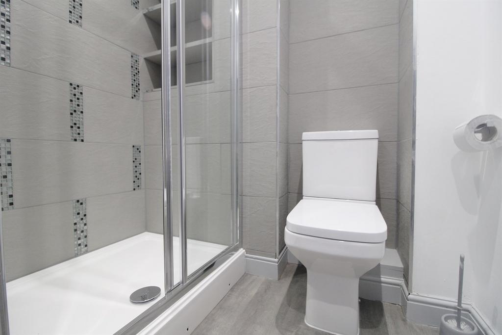 Shower+room