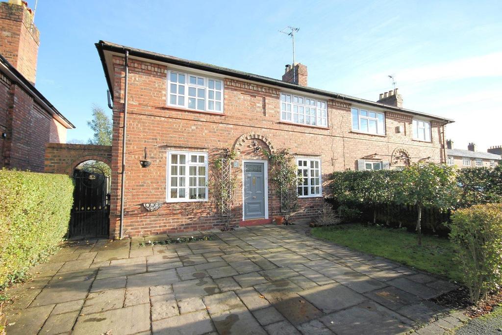 Heathfield Square, Knutsford 2 bed house £425,000