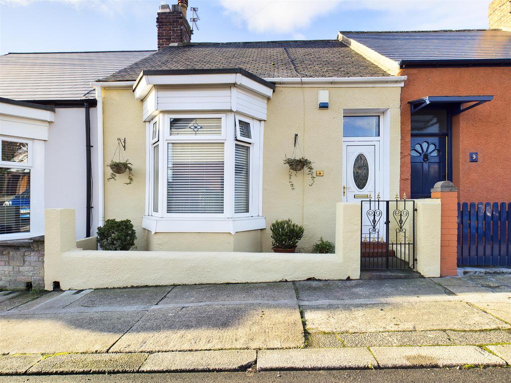 Mere Knolls Road, Fulwell, Sunderland, SR6 9PS 2 bed cottage £135,000