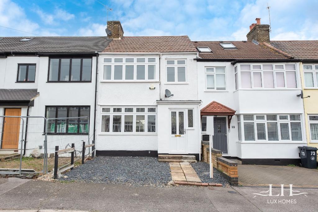 Road, Hornchurch 3 bed terraced house £425,000
