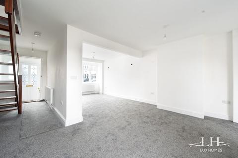 71 Benets Road, Hornchurch, RM11 3PT