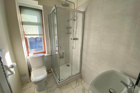 27 Box Road, Cam, Dursley, GL11 5DJ