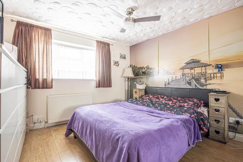 17 Belmont, Slough, SL2 1SU