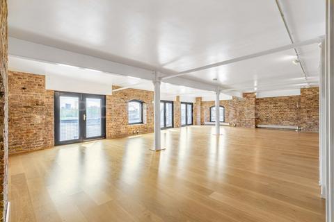 3 bedroom apartment for sale, St Johns Wharf, Wapping High Street, London, E1W