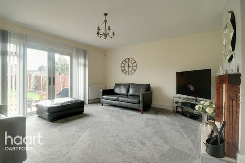 6 Dewlands Avenue, Dartford, DA2 6AJ