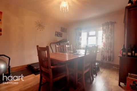 6 Dewlands Avenue, Dartford, DA2 6AJ