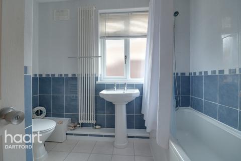 6 Dewlands Avenue, Dartford, DA2 6AJ