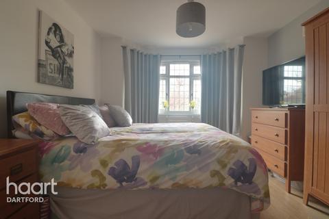 6 Dewlands Avenue, Dartford, DA2 6AJ