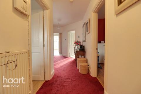 6 Dewlands Avenue, Dartford, DA2 6AJ