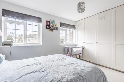 55 Ashdown Way, London, SW17 7TH